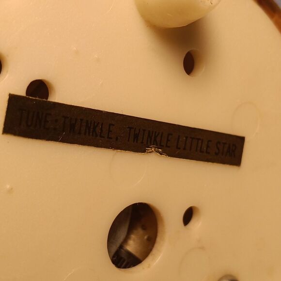 Mother Goose Snow Globe Music Box plays Twinkle twinkle Little Star - Picture 6 of 6